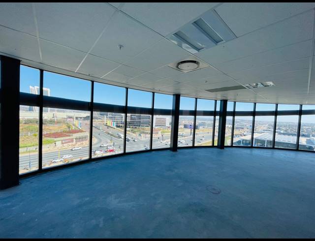 581M² OFFICE TO LET IN VORNA VALLEY